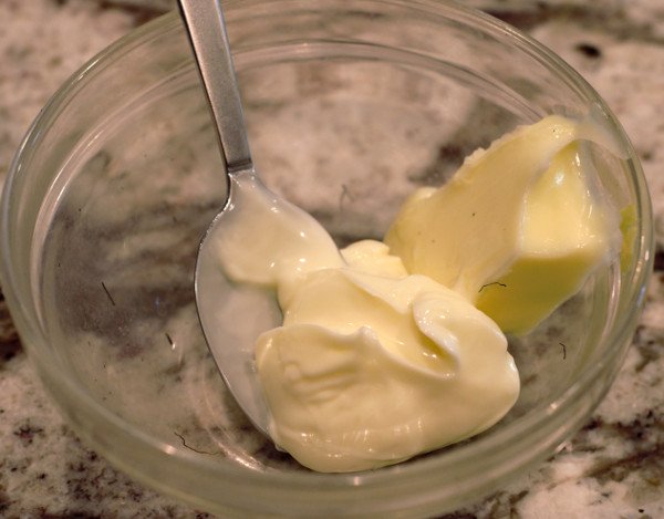 1 Part butter and 1 part mayonnaise are the basis for the grilled corn rub.