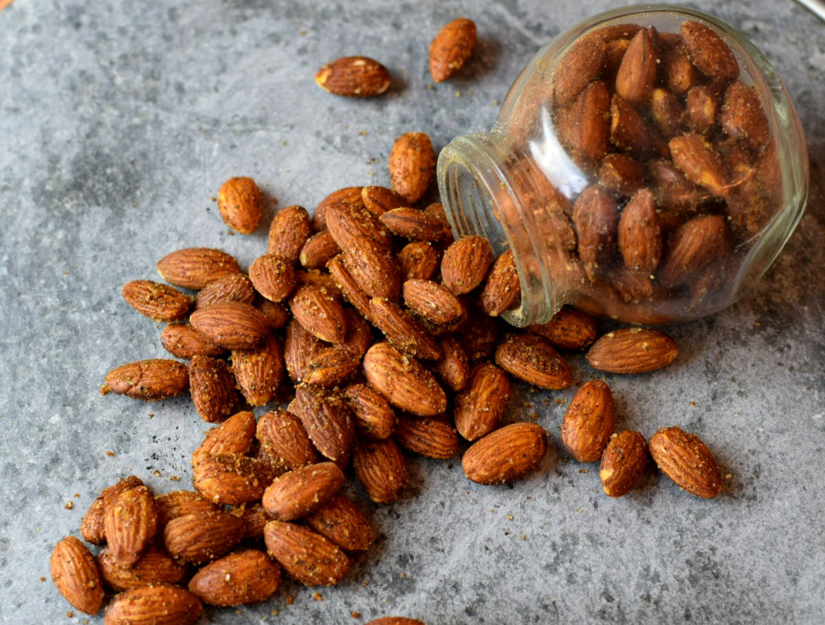 how to roast and season almonds finished recipe